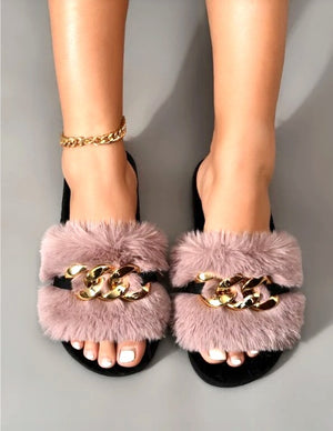 Slippers with fox fur decor in pink